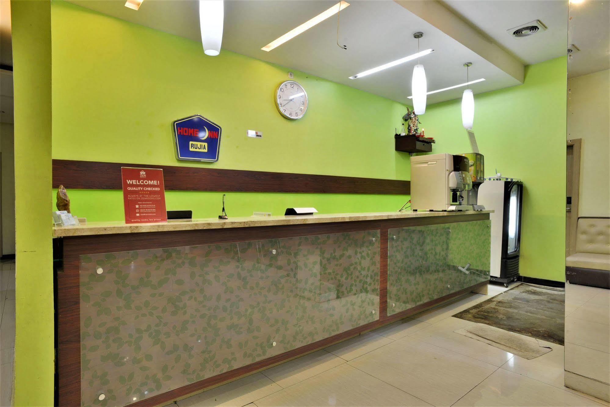 Zen Rooms Rujia Pecenongan Jakarta Exterior photo