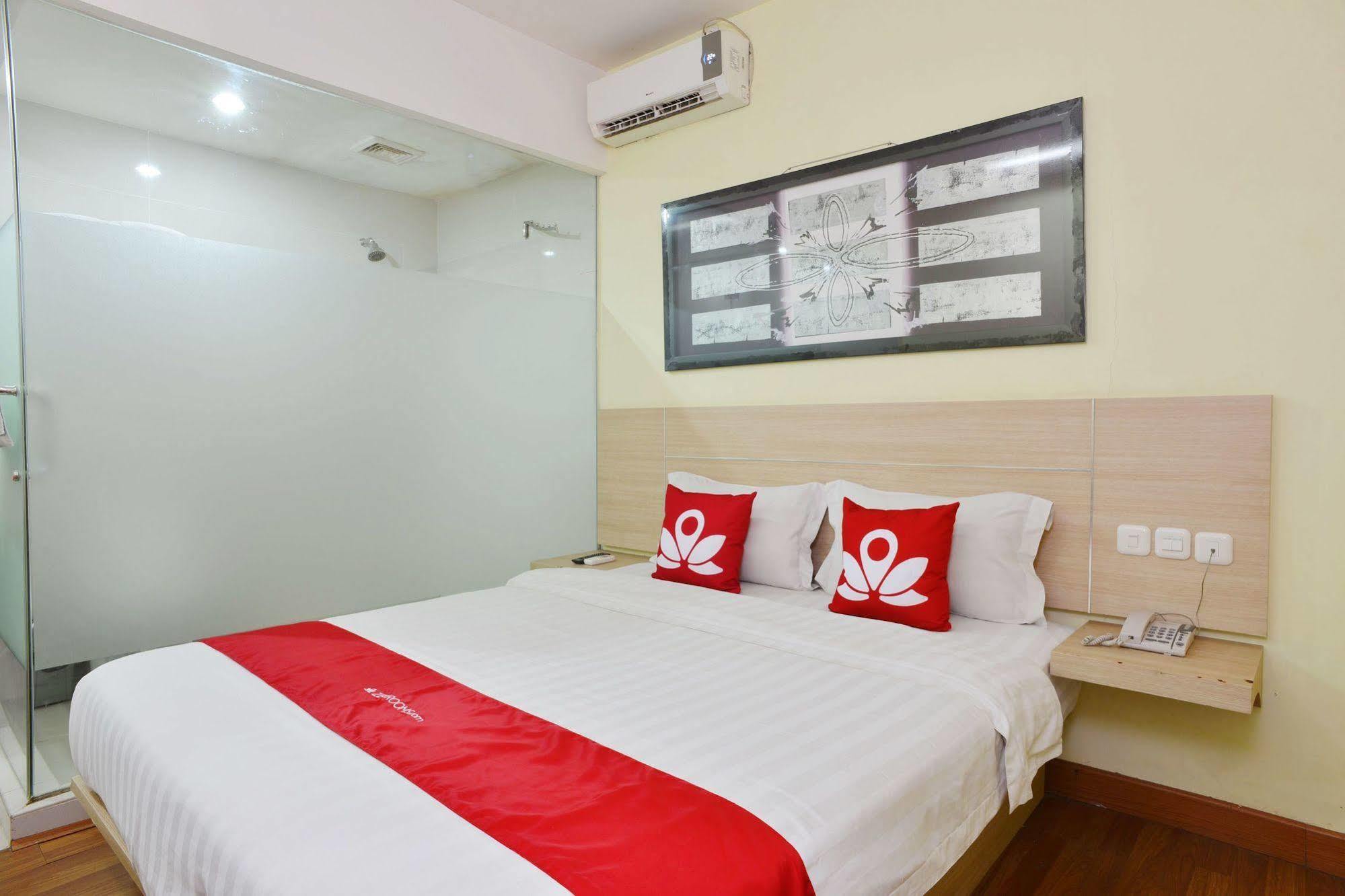 Zen Rooms Rujia Pecenongan Jakarta Exterior photo