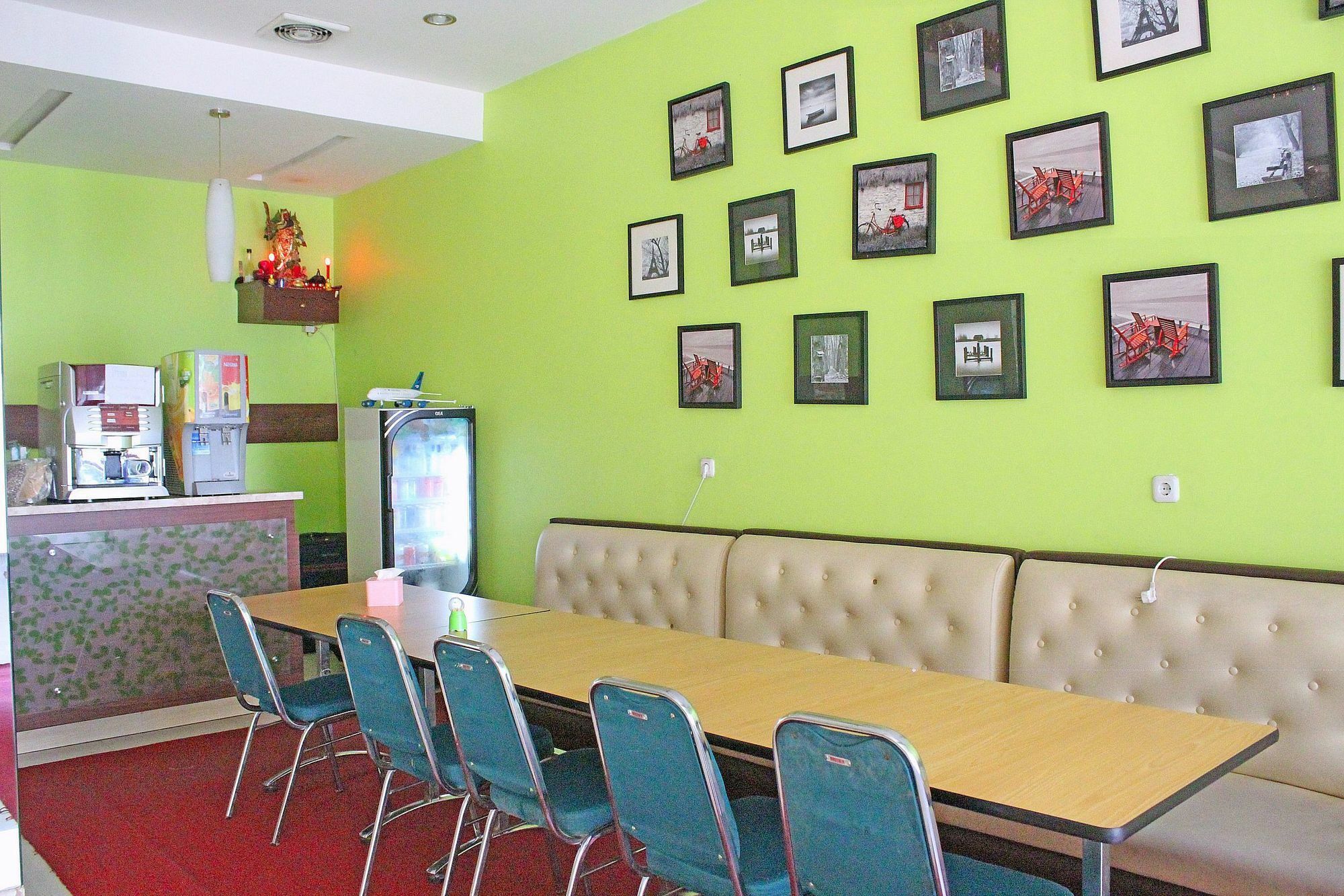 Zen Rooms Rujia Pecenongan Jakarta Exterior photo